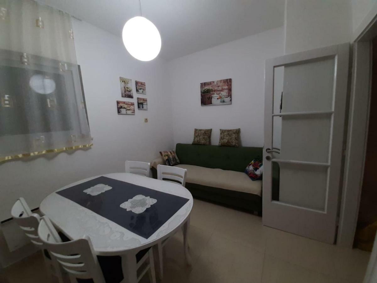 Appartamento Apartman Jelinic Spalato Esterno foto